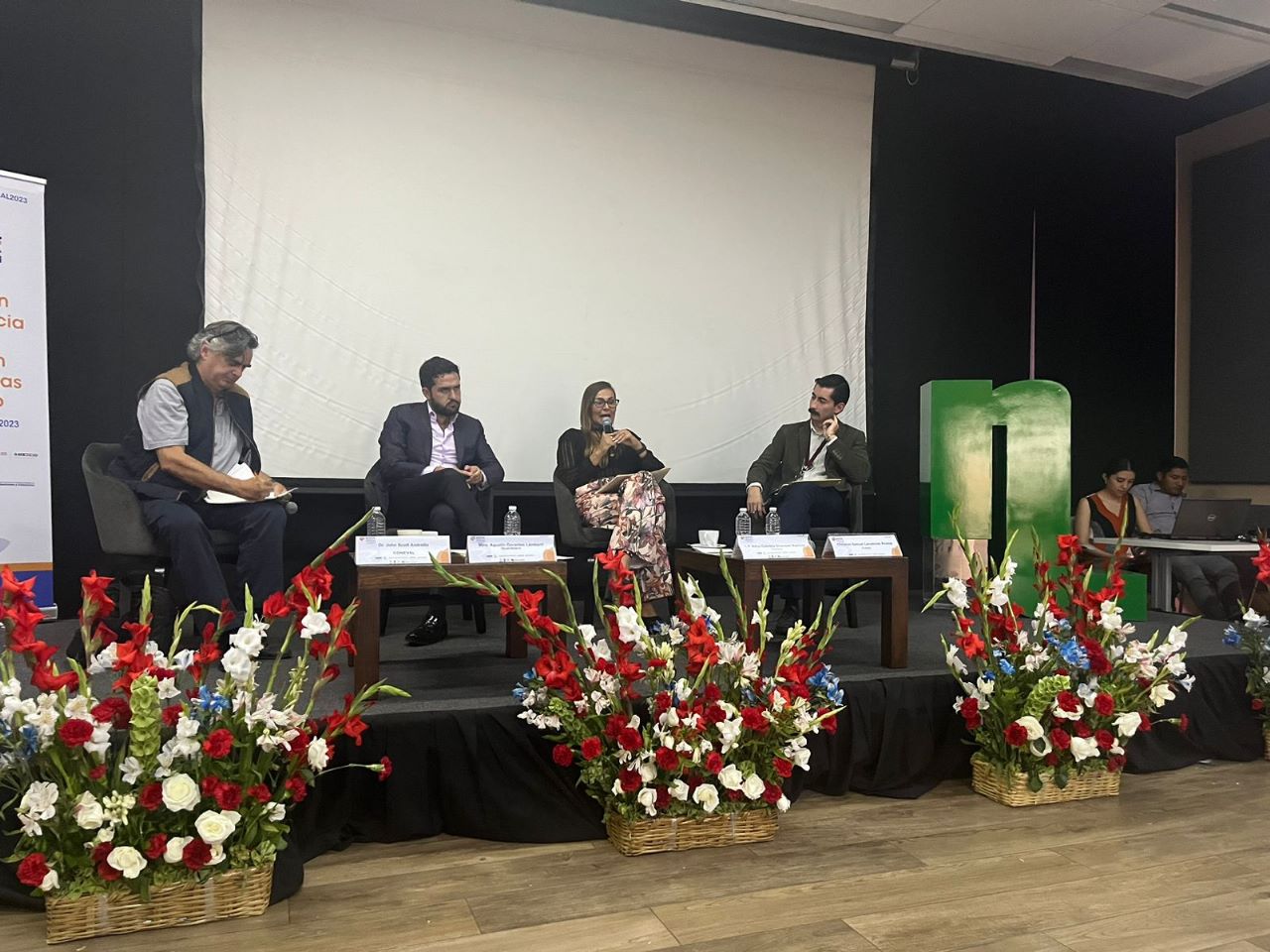 Morelos participa en el panel: El uso de la información
