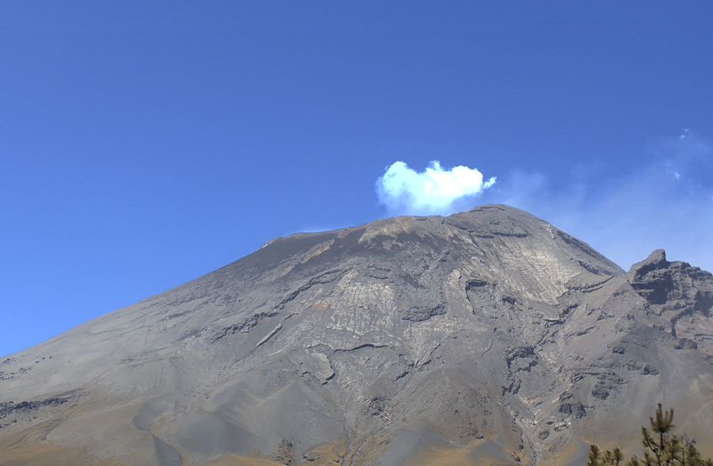 El Popocatépetl presenta dos sismos volcanotectónicos
